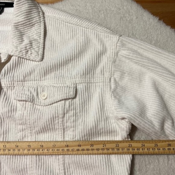 Forever 21 Womens Cream Corduroy Cropped Button Long Sleeve Shirt Jacket Sz LG - Picture 8 of 9